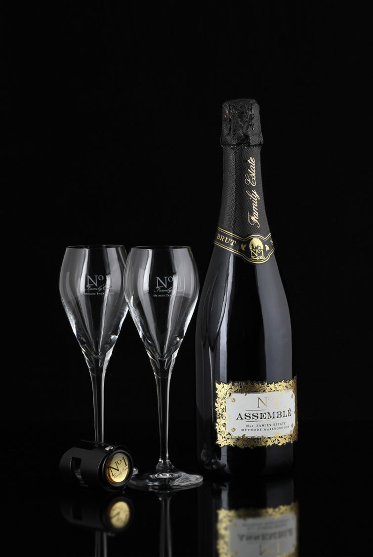 No.1 Family Estate gift pack with flutes and stopper