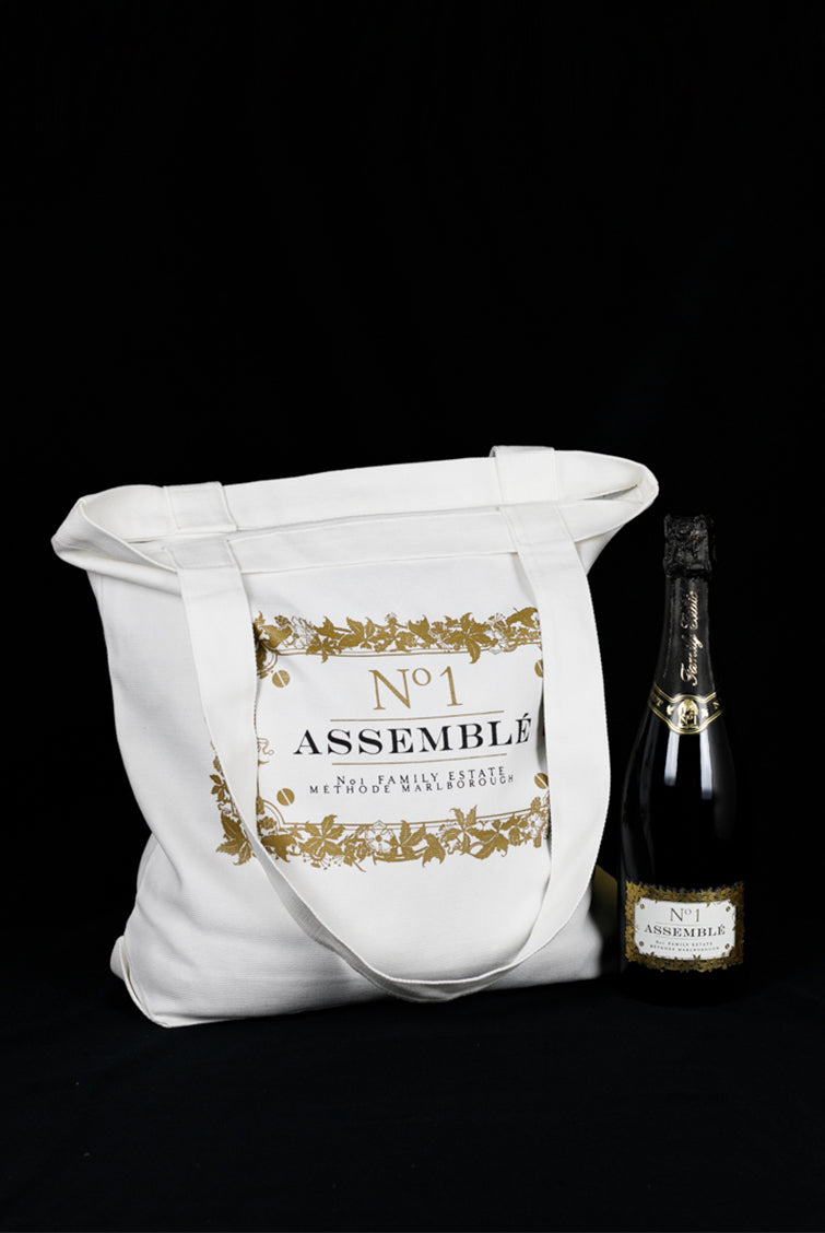No.1 Family Estate Assemble tote bag